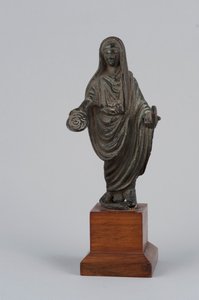 Sacerdotessa velata